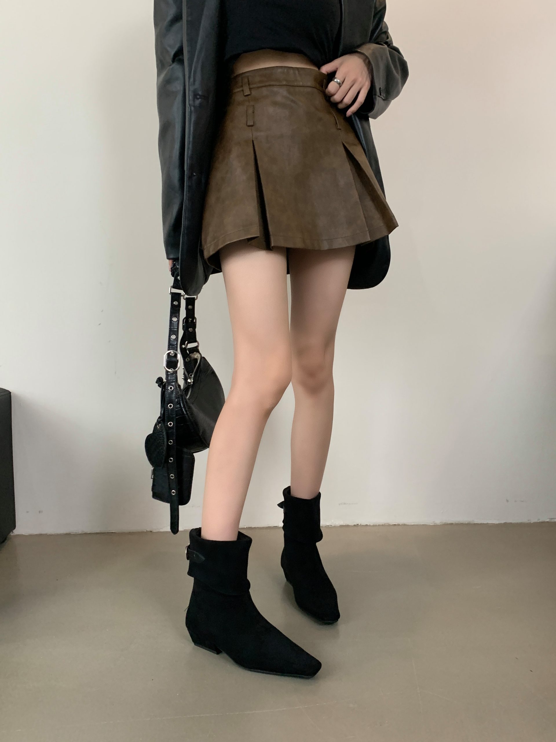 Leopard Print Fashion Square Toe Chunky Heel Boots 2024 Autumn Design Belt Buckle Low Heel Suede Temperament Short Boots for Women