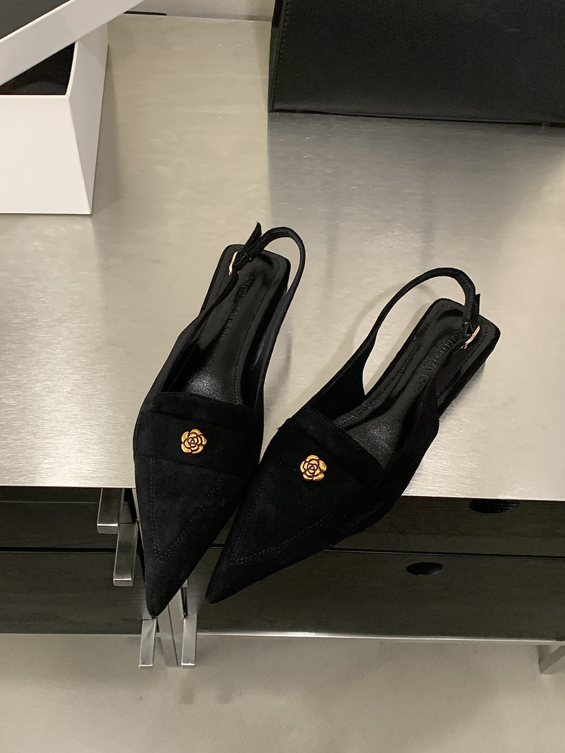 2026 New Women's Flat Sandals Backless Chunky Heel French Pointed Toe Comfortable Commuter Shoes