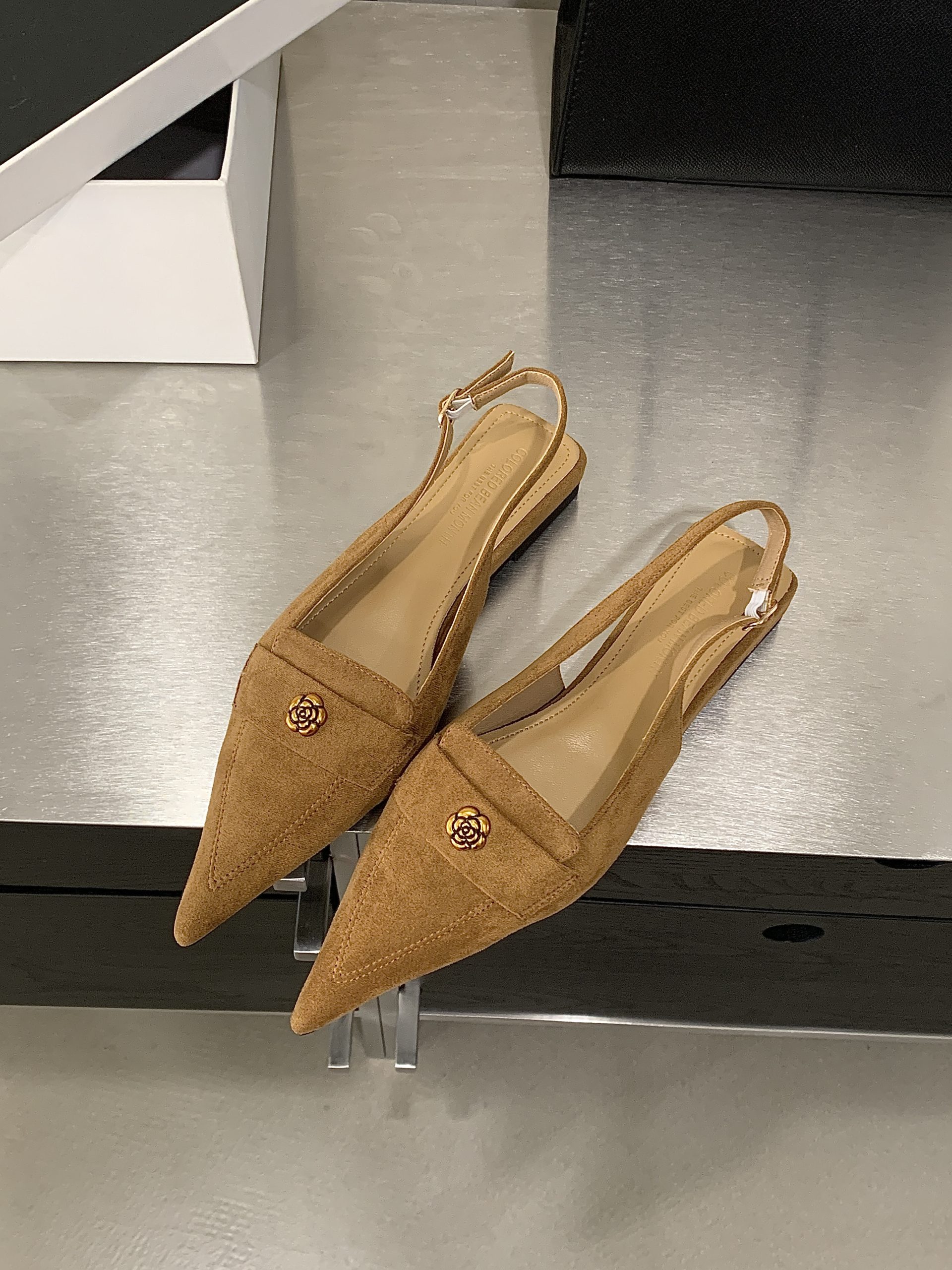 2026 New Women's Flat Sandals Backless Chunky Heel French Pointed Toe Comfortable Commuter Shoes - Image 3