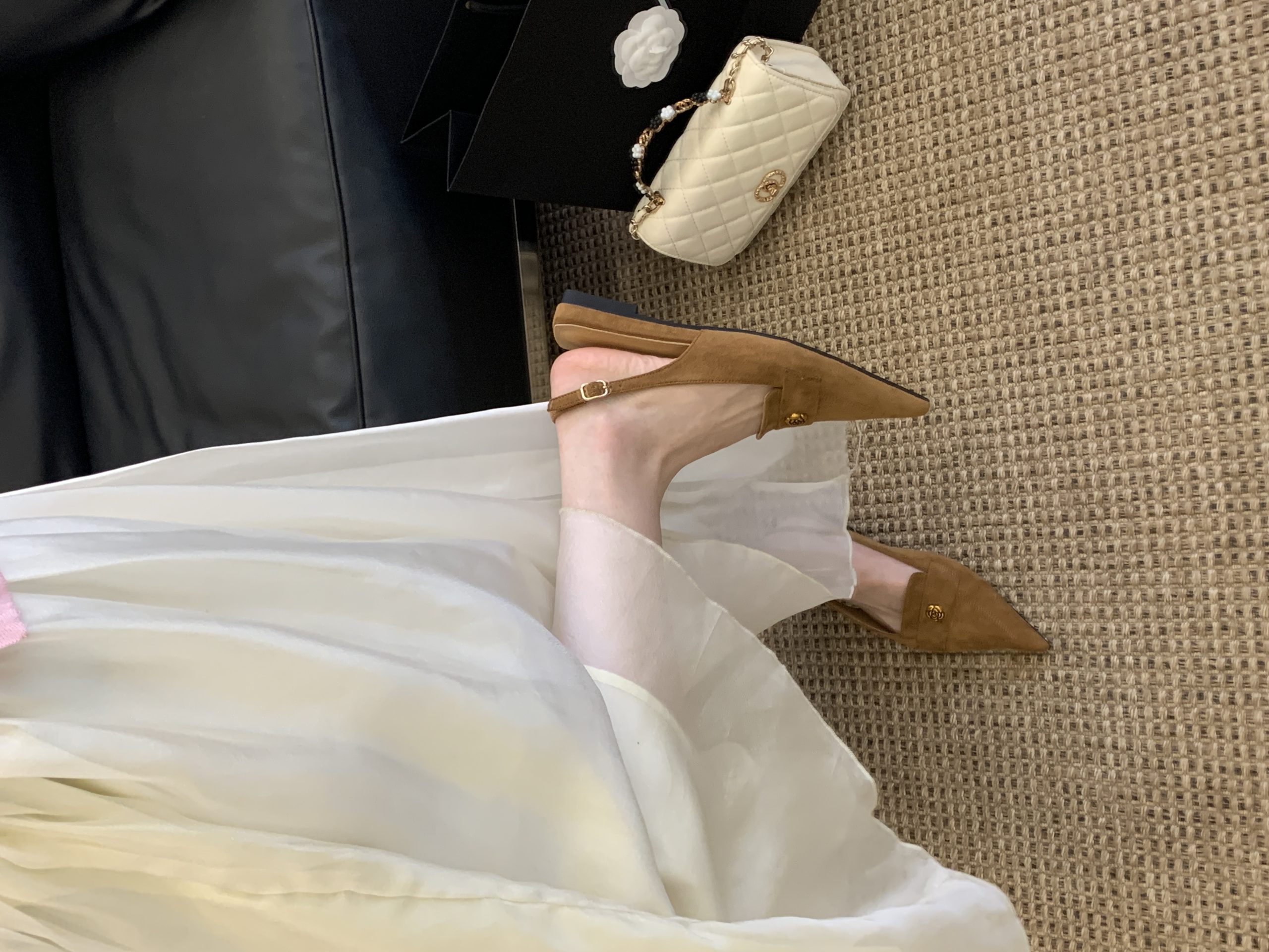 2026 New Women's Flat Sandals Backless Chunky Heel French Pointed Toe Comfortable Commuter Shoes - Image 2